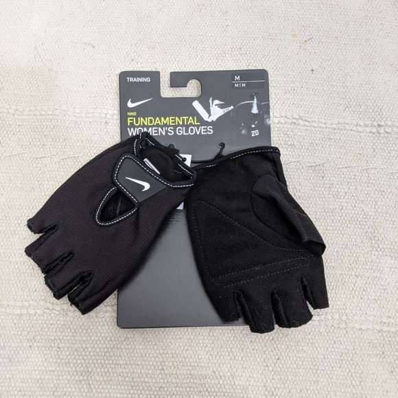 Nike Women's Gym Ultimate Fitness Gloves medium - Picture 3 of 6